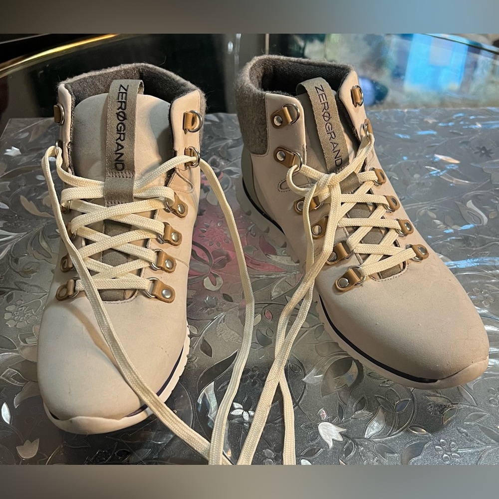 New Women's Zerøgrand Explore Upstate Waterproof Hiker Boots.  Silver. Size 9.